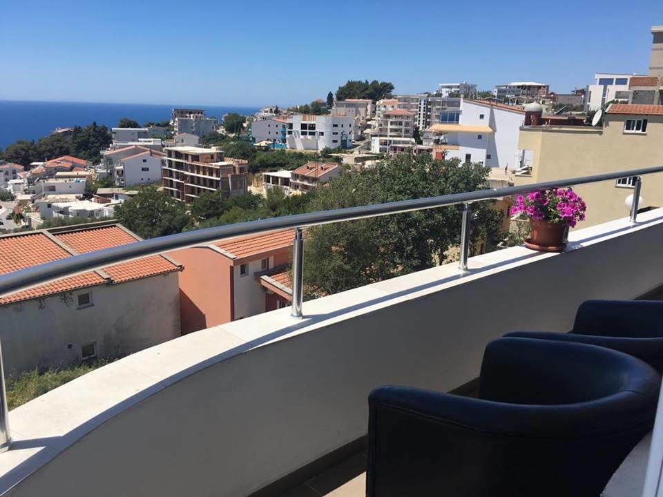 Apartmani Dini Ulcinj Exterior foto